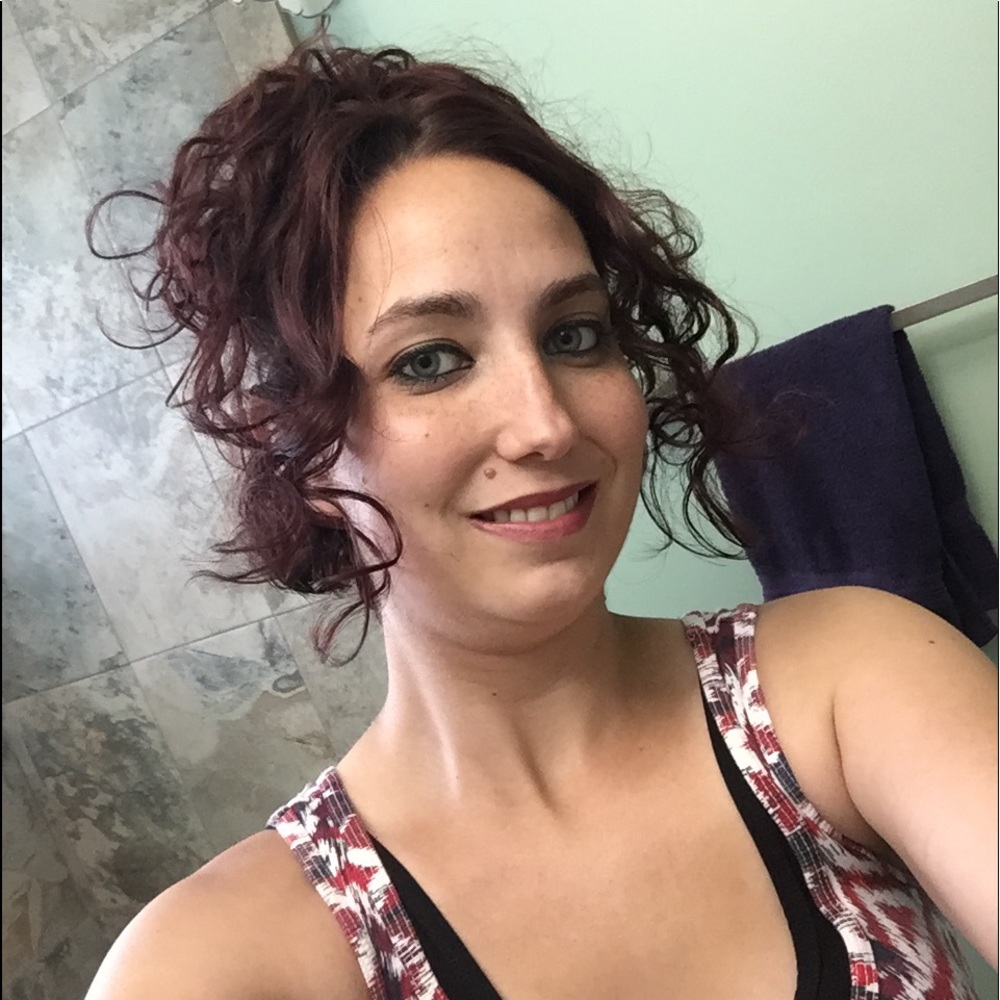 Meet your Posher, Jennifer